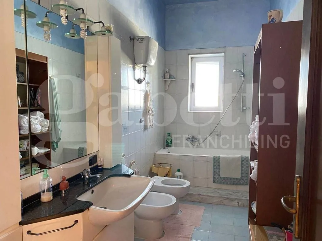 Bathrooms - Versatile Villa with Garden in Trani