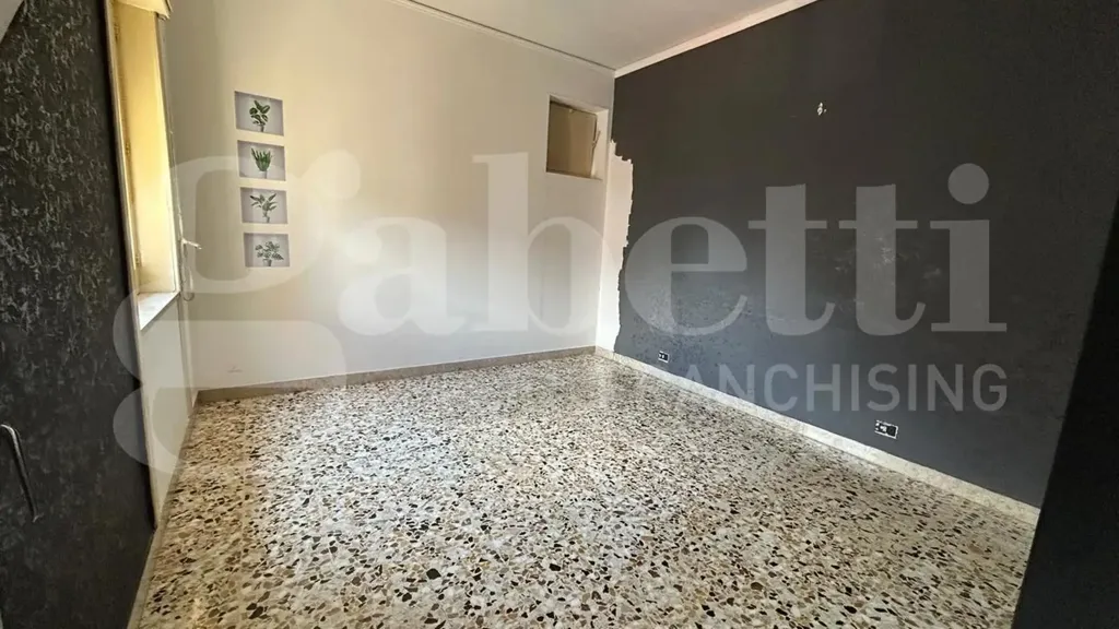 Pièces - Bright Apartment with Balcony in Messina