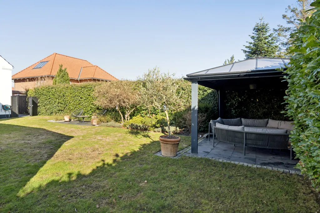 Jardin - Villa with Solar Panels near Køge Torv