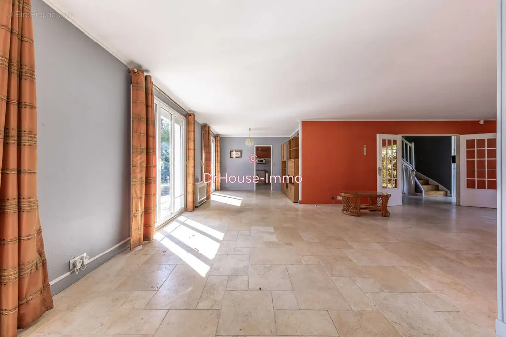 Maison 8 pièces à Plaisir