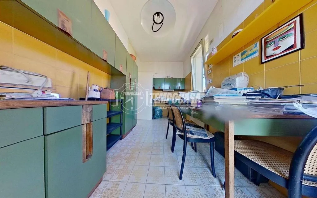 Cuisine - Luxury Villa with Private Garden in Mozzo