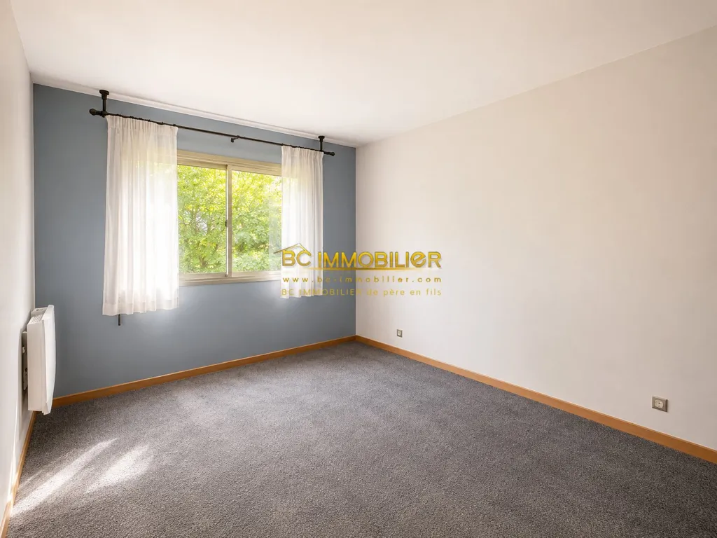 Chambres - Appartement T6 avec Terrasse dans Résidence Sécurisée à Parc Berger