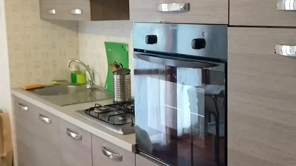 Köök - Spacious Apartment with Balcony in Pisa