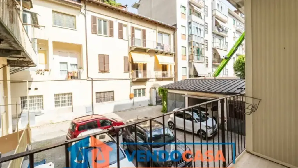 Balcon - Office Space with Balcony in Cuneo