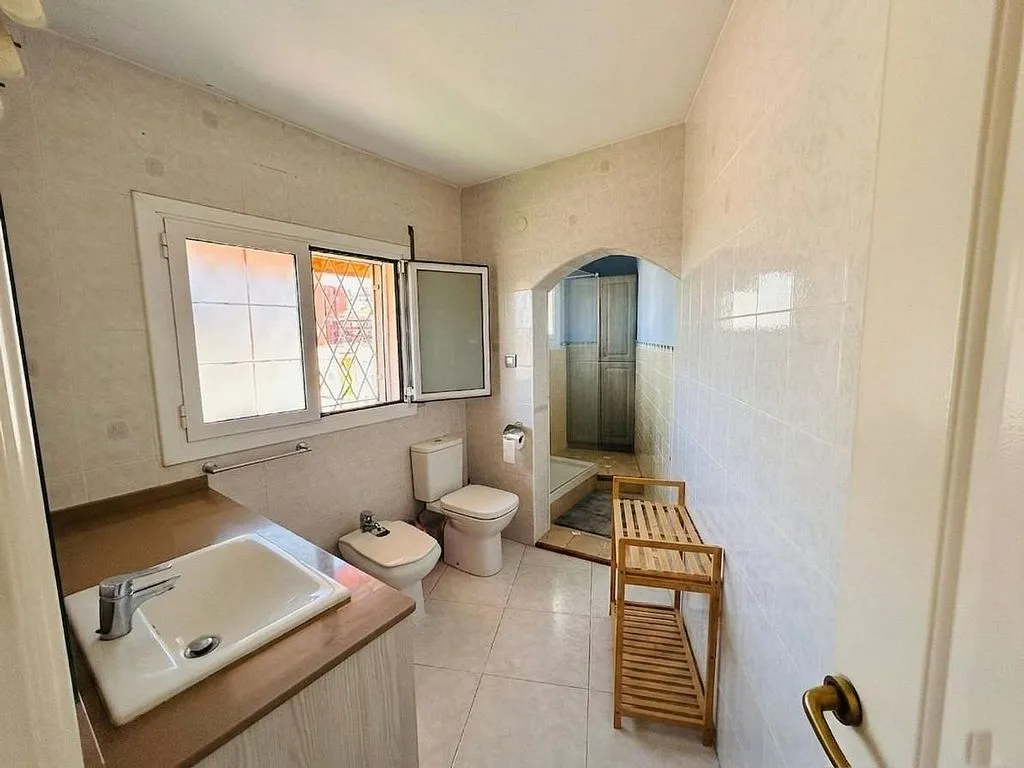 Salles de bain - Modernised Attic with Terrace in Pubilla Cases
