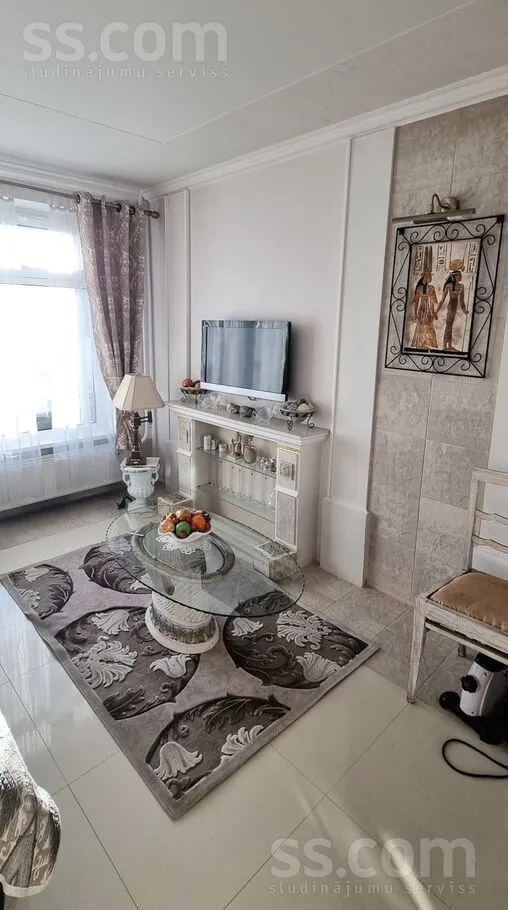 Soggiorno - 3-Bedroom Flat with Unique Layout in Olaine