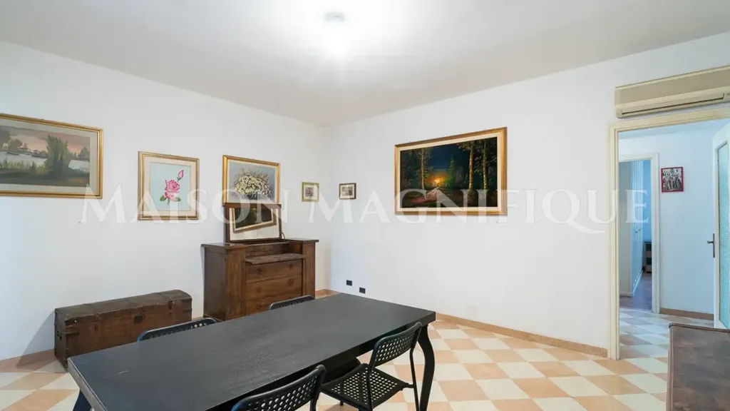 Söögituba - Third Floor Flat with Lift in Ferrara Centre