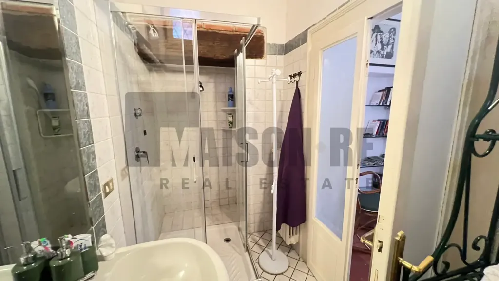 Salles de bain - Historic Apartment with Terraces in Brescia