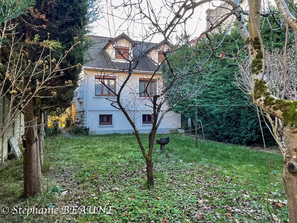 Aed - Five-Bedroom House with Garden in Eaubonne Centre