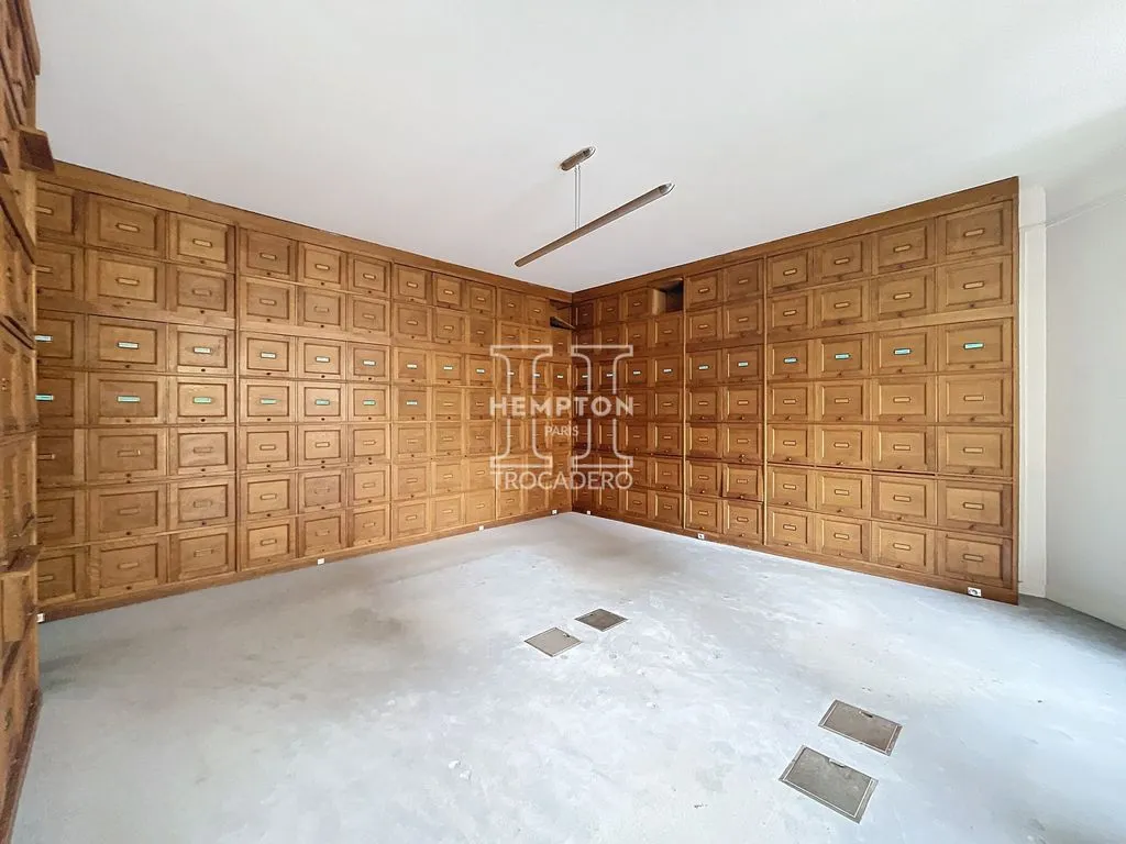 Toad - Luxury Duplex with Parking in La Muette, Paris