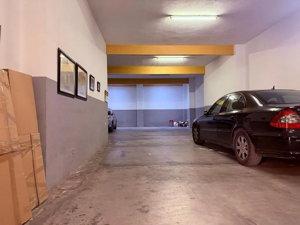 Garage - Chalet with Terraces in Meliana