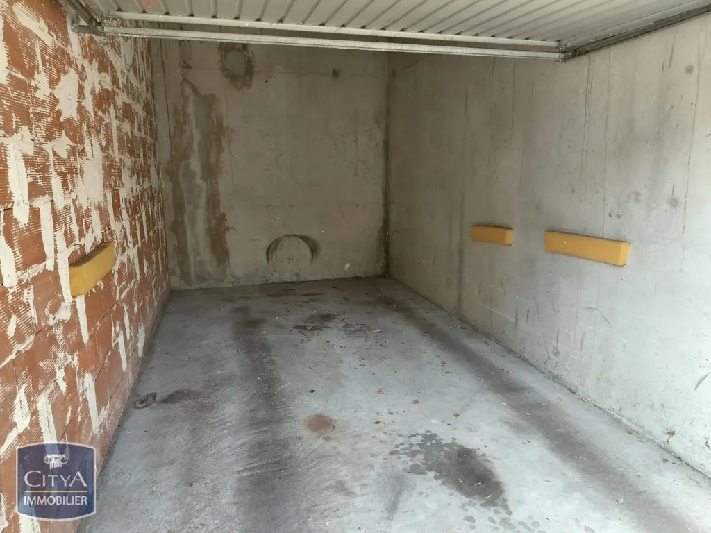 Garaaž - Garage with Controlled Access in Limoges
