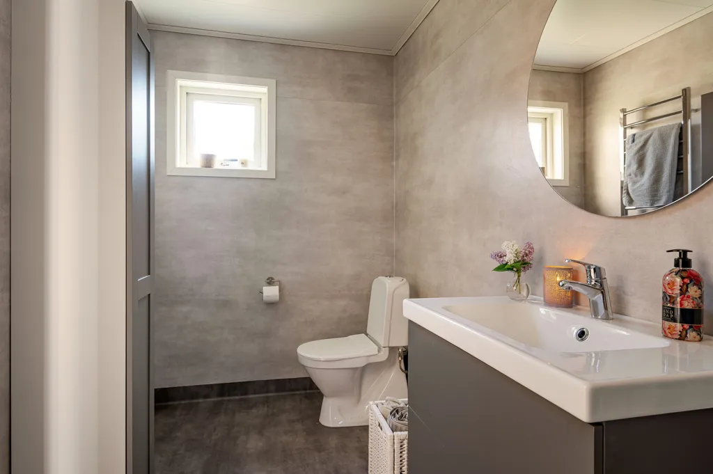 Vannitoad - Apartment with Balcony in Mantorp