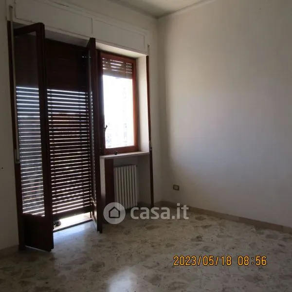 Pièces - Apartment with Balcony in Commercial Area, Taranto