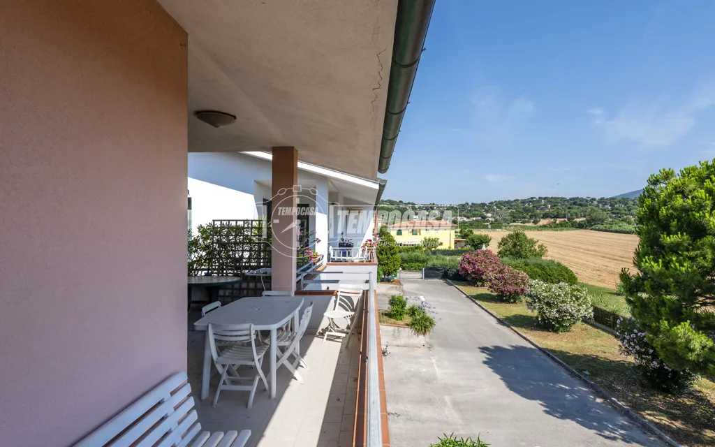 Balcon - Bright Trilocale with Terrace in Numana