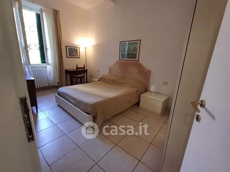 Chambres - Armed Trilocale with Balcony in Florence