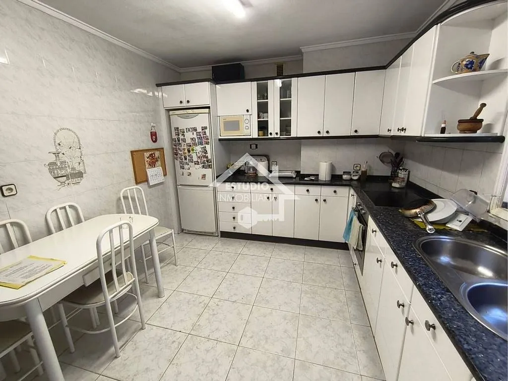 Cuisine - House with Terrace and Garage in Mendavia