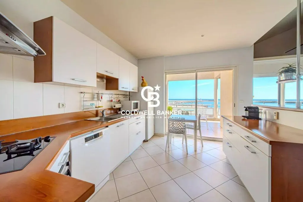 Kitchen - Luxury Villa with Sea View in Carnon-Plage