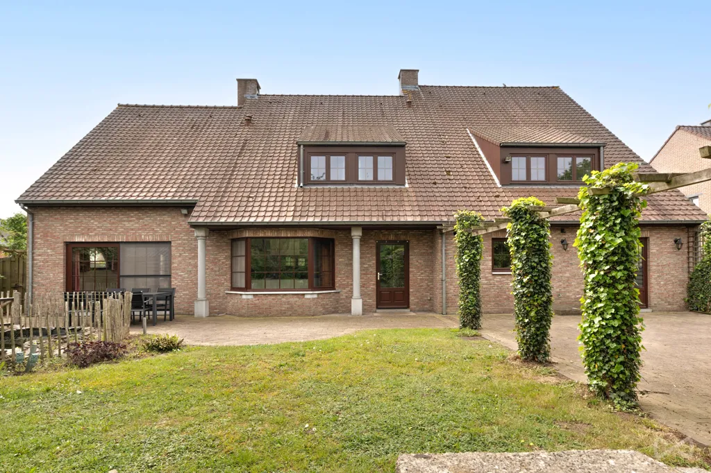 Välivaade - Spacious Home with Garden in Rotselaar