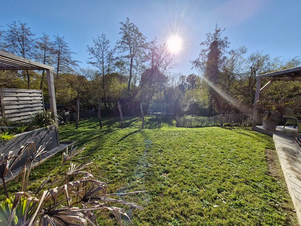 Jardin - Maison Contemporaine avec Jardin à Aizenay