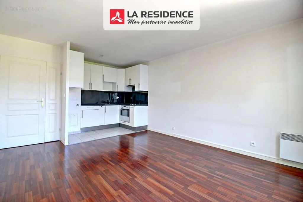 Kitchen - Apartment with Private Parking in Andrésy