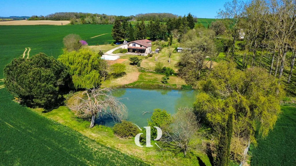 Õhuvaade - Renovated Cottage with Pool in Lectoure