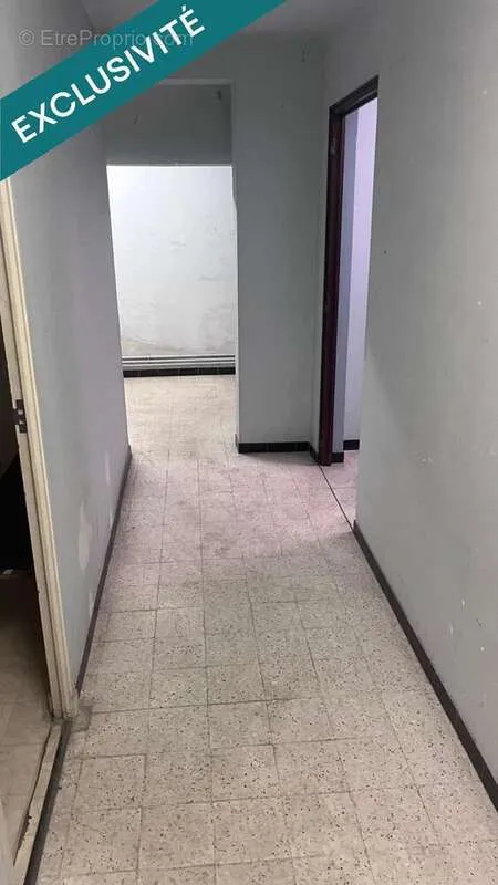 Entrée - Local médical avec forte demande à Marseille-13e