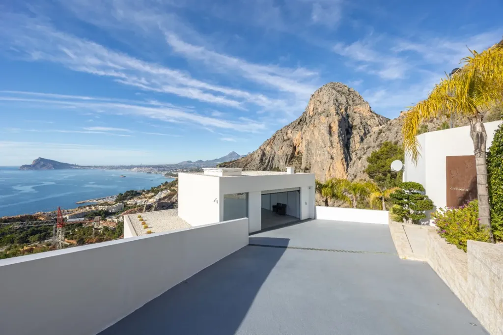 Terrass - Modern Villa with Sea Views in Mascarat, Altea