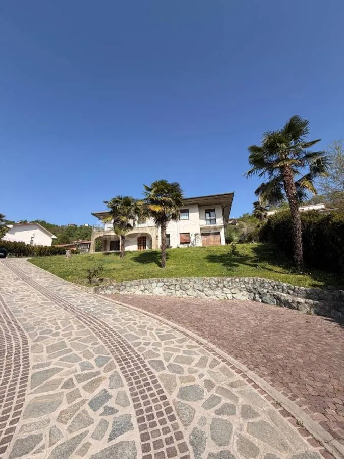 Välivaade - Villa with Garden and Pool in Vezza d'Alba