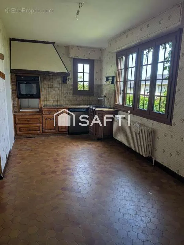 Cuisine - Maison avec Jardin et Balcon à Vire