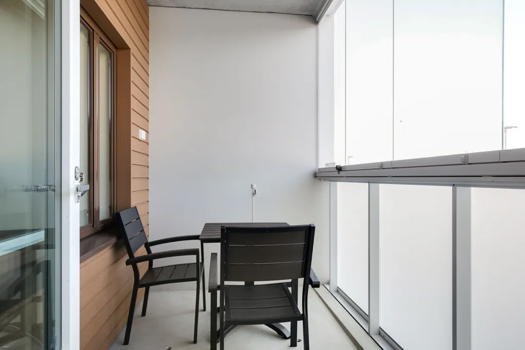 Balcon - Modern Flat with Private Garden in Lohja