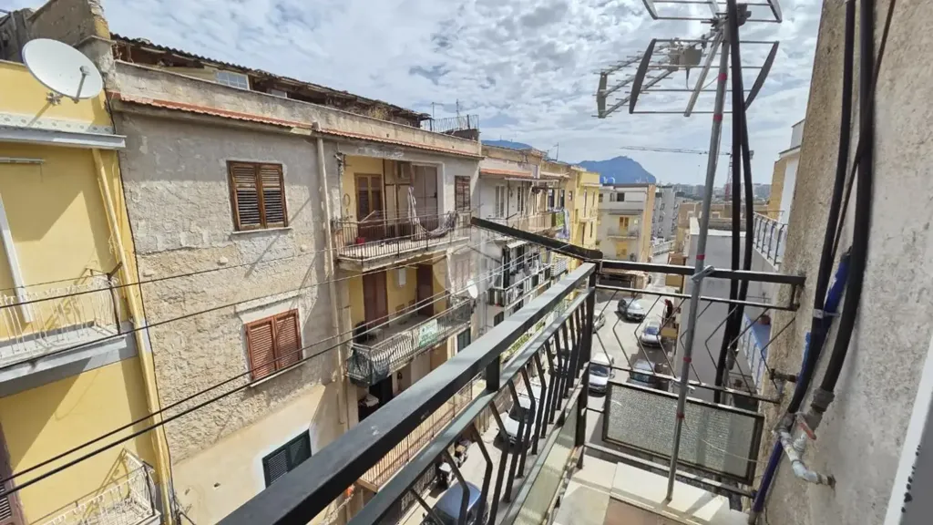 Balcon - 3-Room Apartment with Balconies in Palermo