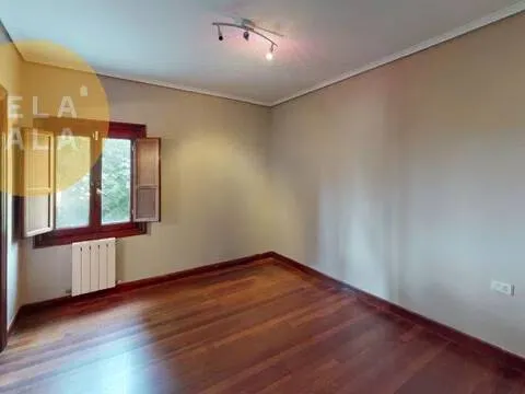 Magamistoad - Chalet with Extensive Land in Getxo