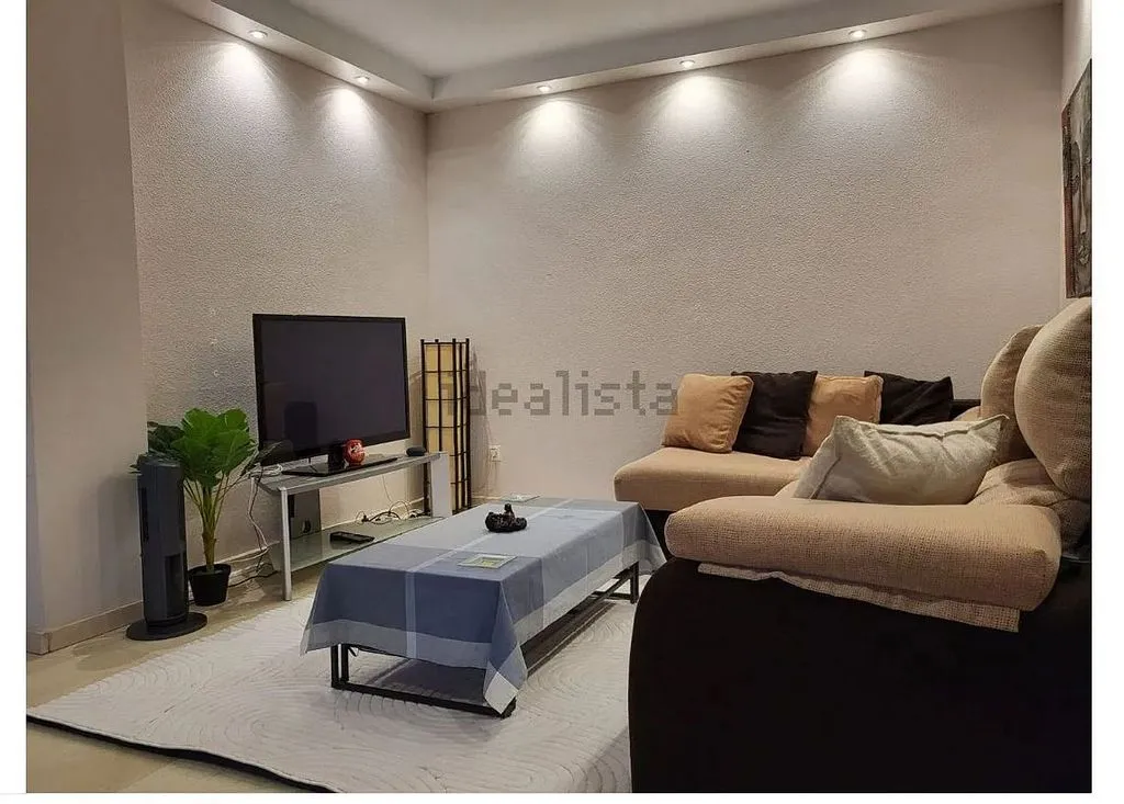 Living Room - House with Pool and Terrace in Urban Core