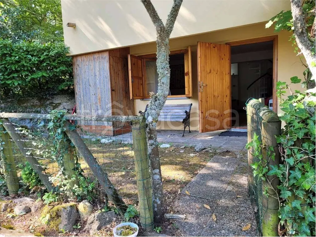 Välivaade - Two-Level Apartment with Garden in Carpegna
