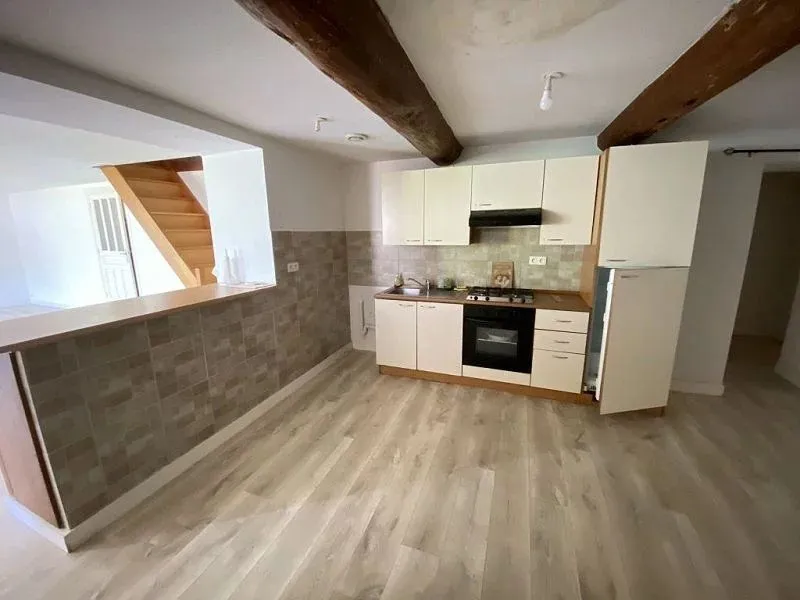 Cucina - Three-Bedroom Flat in Leigneux