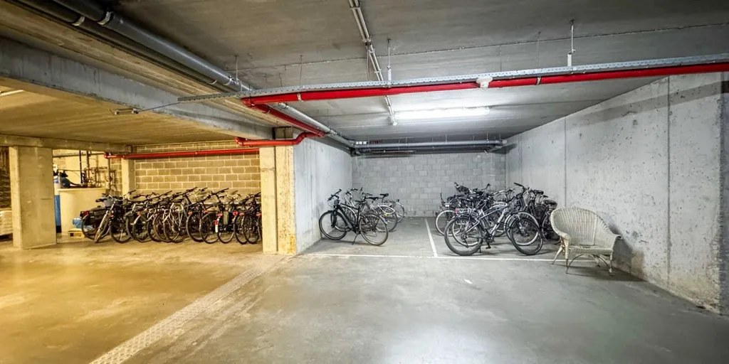 Garage - Appartement avec Terrasse au Centre d'Aalter