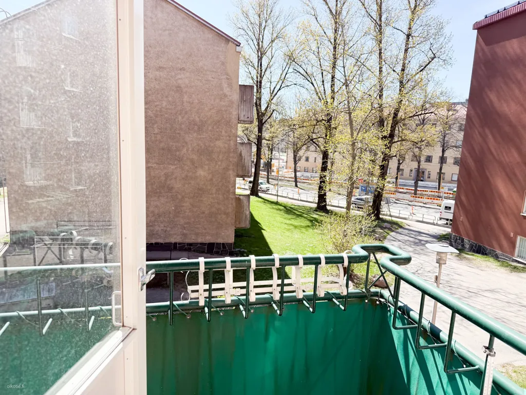 Balcon - Flat with Balcony in Vallila