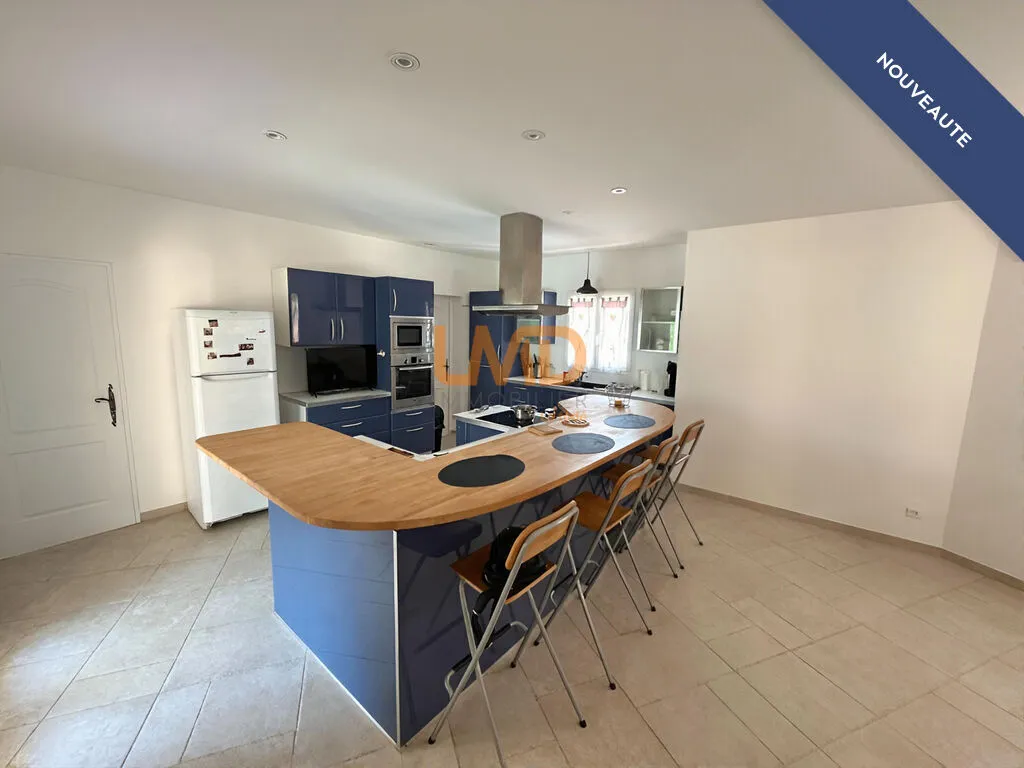 Köök - Luxury Home with Pool and Studio in Draguignan