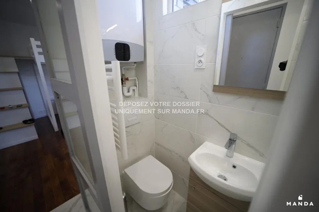 Salles de bain - T1 Meublé avec Ascenseur à Boulogne Pont de Saint-Cloud