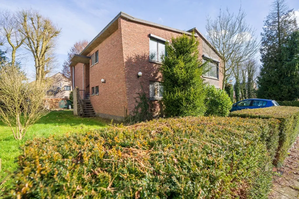 Välivaade - Villa with Renovation Potential in Buerstede