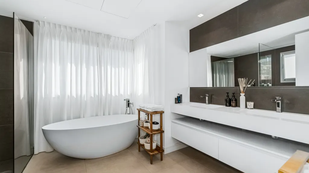 Bathrooms - Modern Villa with Sea View in Marbella
