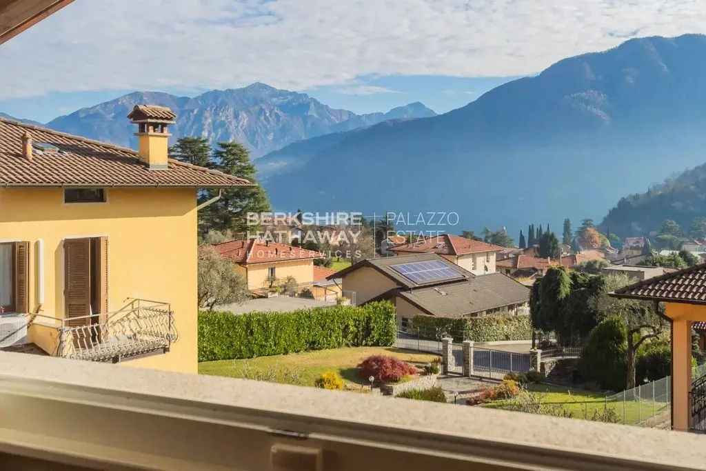Balcon - Lake View Villa with Garden in Tremezzina