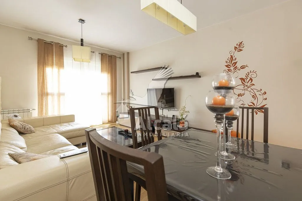 Söögituba - Apartment with Pool in El Olivar, Alcalá de Henares