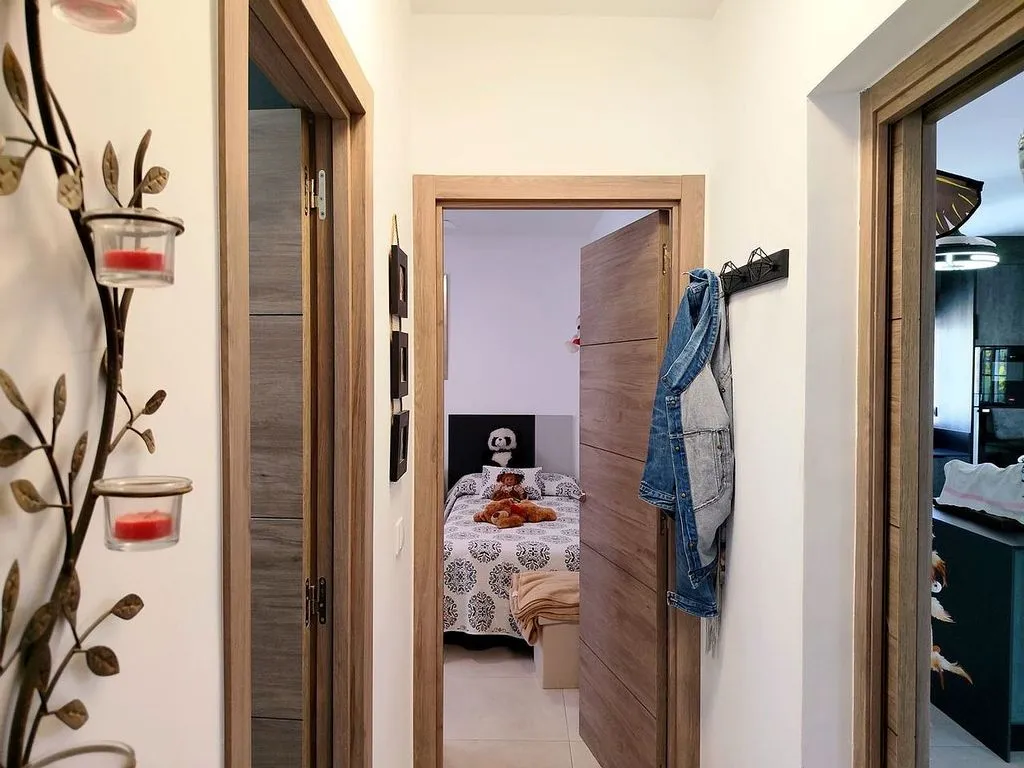 Esik - Three-Bedroom House with Pool in Jacarilla