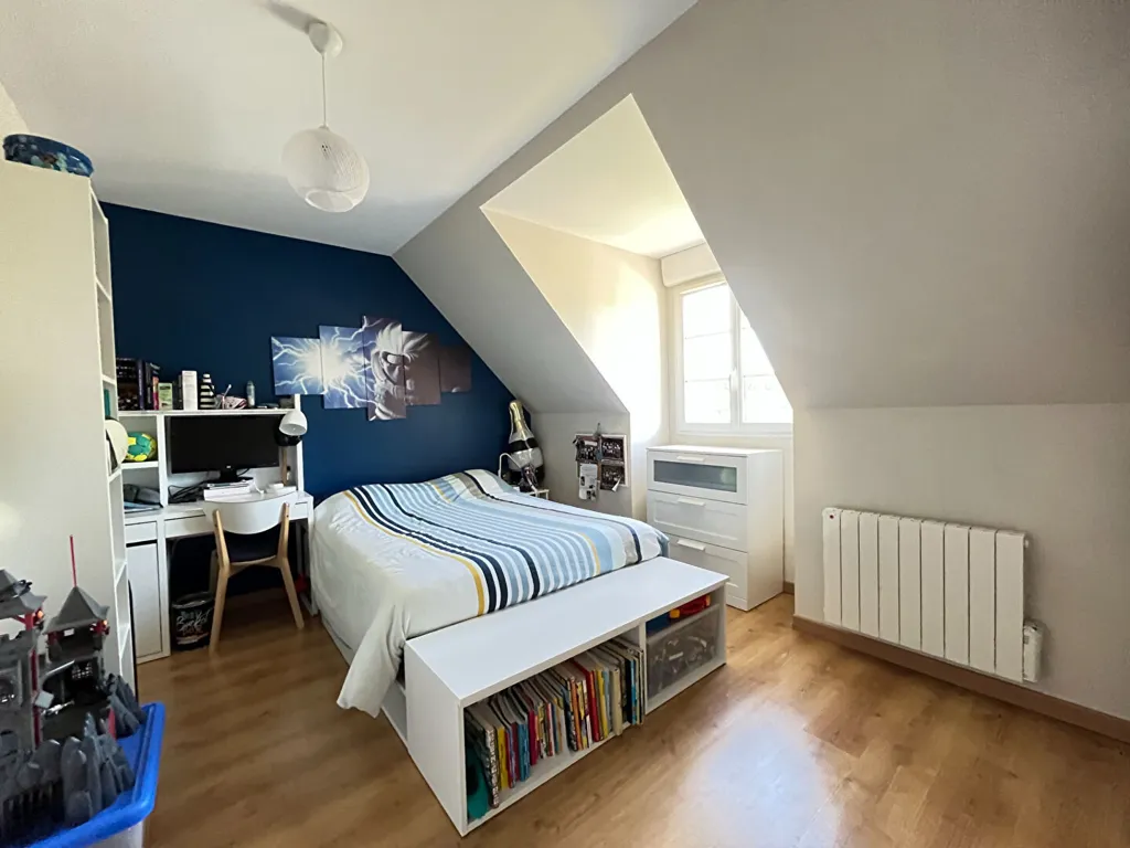 Chambres - Pavillon avec Garage Double dans un Cadre Calme