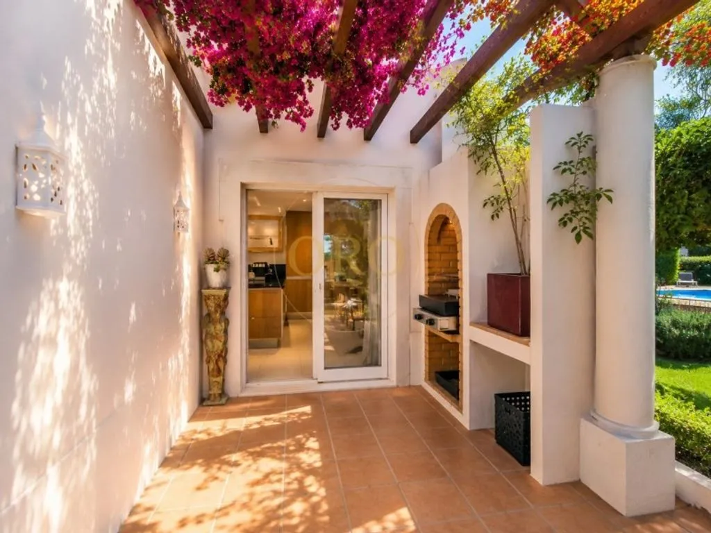 Terrass - Luxury Villa with Golf Views in Lagoa