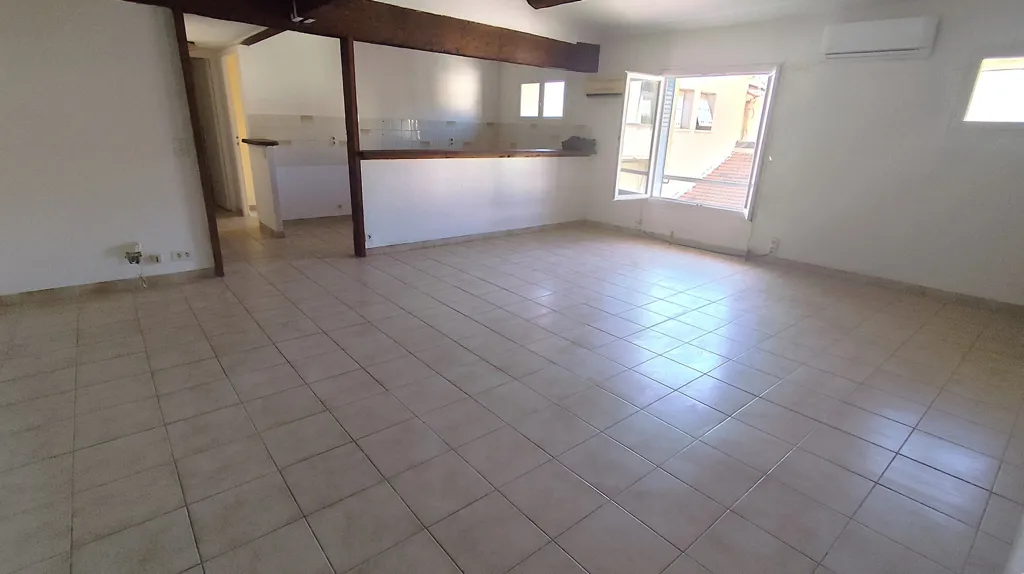 Soggiorno - Apartment with Parking in Marguerittes