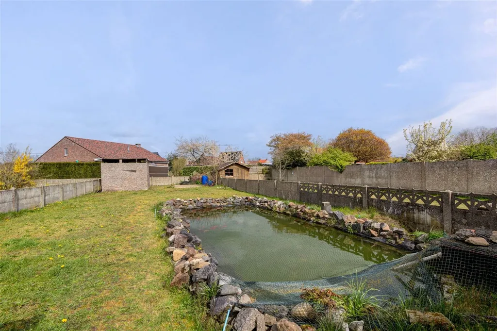 Aed - Renovatable House with Garden in Nijlen