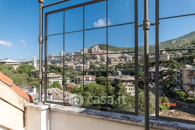 Rõdu - Penthouse with Panoramic Terraces in Genoa